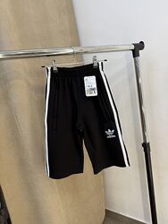 Стильные шорты Adidas для мальчика 