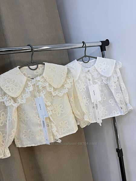 Вишукана блузка для дівчинки з ніжної тканини з вишивкою у двох кольорах