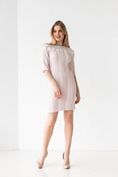 Нежно розовое платье-футляр Новинка