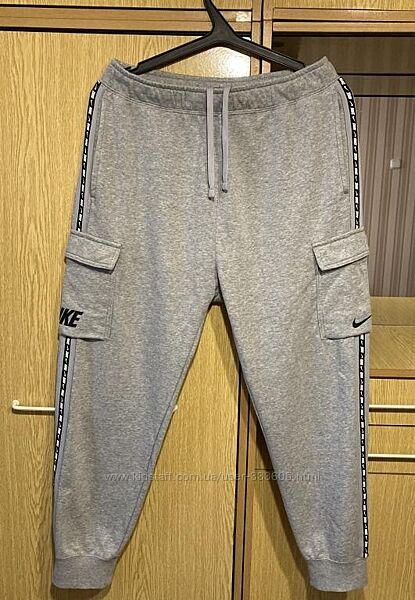Спортивные штаны карго с лампасами Nike Sportswear Cargo Pants. Оригинал.