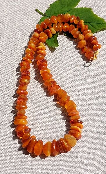 Елегантне темно-медове бурштинове кольє, ожерелье из коньячного янтаря