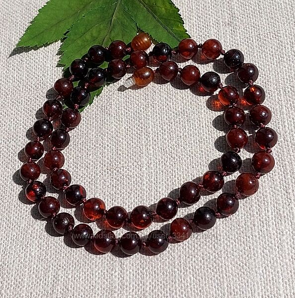 Чарівне намисто із благородного бурштину вишневих відтінків, кульки 8 мм