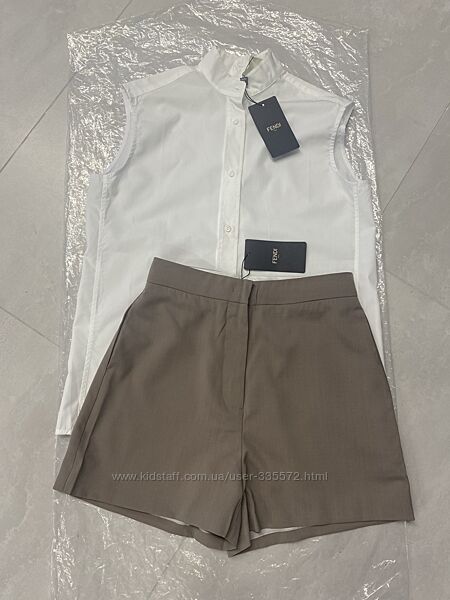 Шорты Fendi классические в бежевом цвете и вышивкой на поясе 