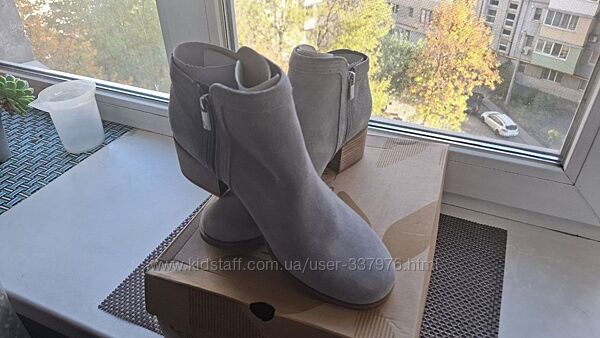 Продам полусапожки UGG Австралия Размер 9 US куплены в США