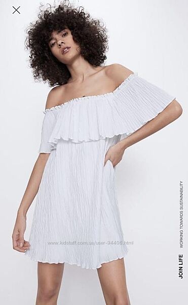 Белое плиссированное платье свободного кроя с открытыми плечами от zara