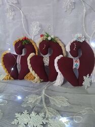 Символ року кінь прикраса на ялинку