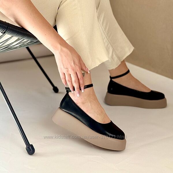 Легкі зручні туфлі на платформі 