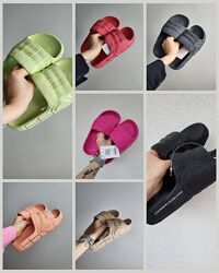 Шльопанці Adidas  в кольорах 