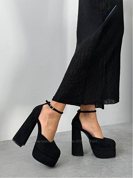 Туфлі на платформі та високих підборах 