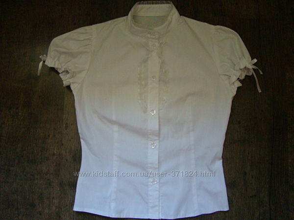  Продам белоснежную нарядную блузку на 9-11 лет в отличном состоянии.