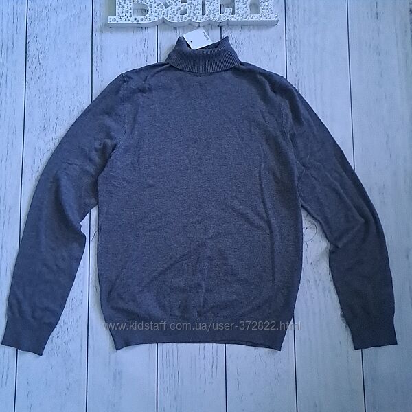 Гольф фірмовий від Bershka