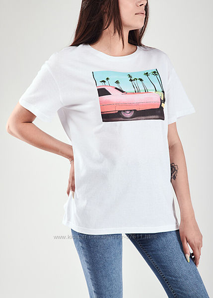 Жіноча футболка з принтом авто 10015