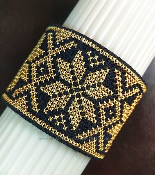 Стильний вишитий браслет. 