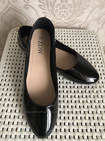 Классические лакированные балетки. zdw. р.40, 25,5см