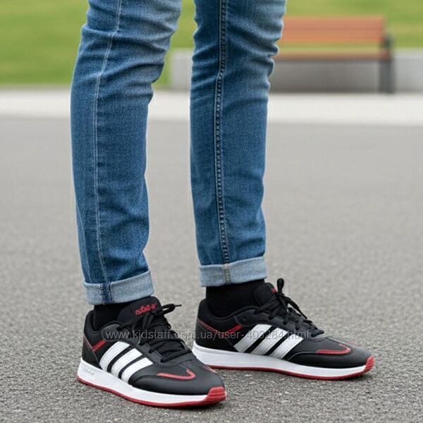 Кросівки шкіряні фірмові Adidas, р.38