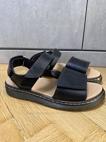 Босоніжки Dr. Martens