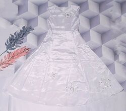 Сукня біла атласна довга р.134 