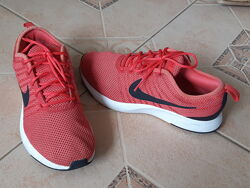 Кросівки Nike р.37.5