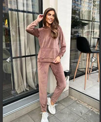 Костюм новий для дівчат