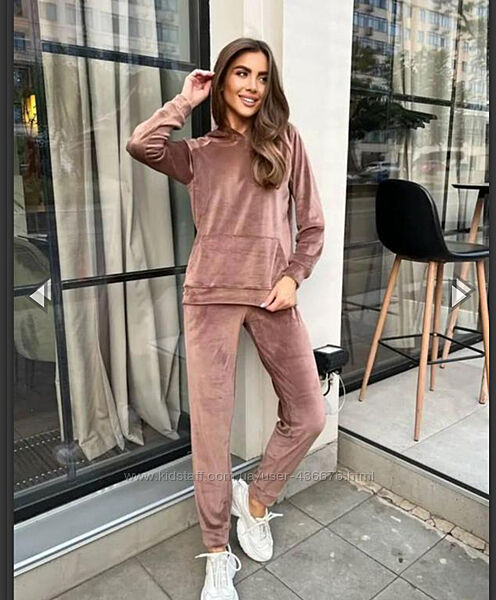 Костюм новий для дівчат