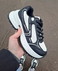 Кросівки висока підошва