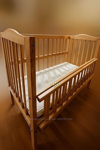 Продам дерев´яне дитяче ліжко