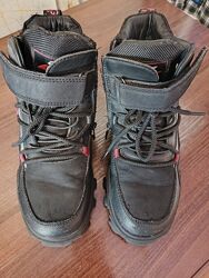 Ботінки-35р, по устільці-22.5см,