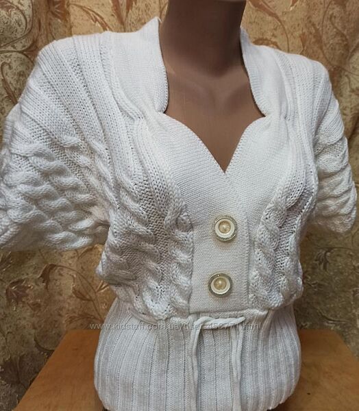 Красивая вязанная жилетка