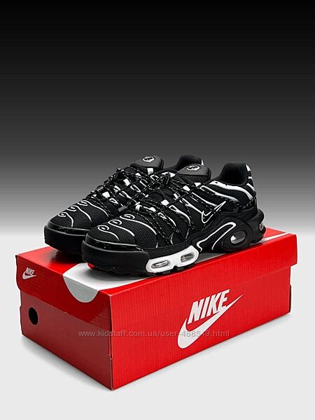 Кросівки чоловічі Nike Air Max Plus TN Lace Toggle чорні з білим