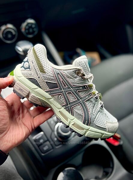 Кросівки жіночі Asics Gel-Kahana 8