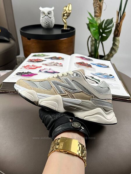 Кросівки жіночі New Balance 9060 Beige Grey , замша/текстиль