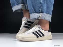 Кросівки жіночі Adidas Spezial бежеві замша