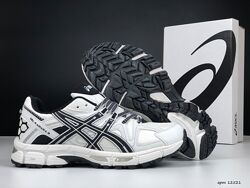 Кросівки жіночі ASICS Gel-Kahana 8 білі з чорним