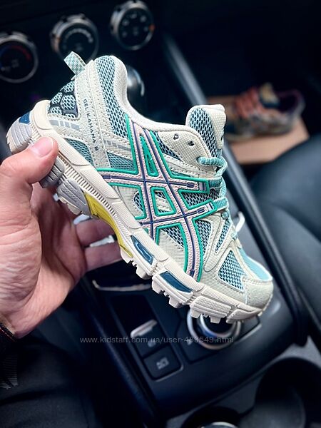 Кросівки жіночі ASICS Gel-Kahana 8 бежевий з бірюзою