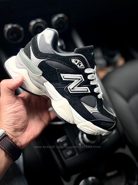 Кросівки жіночі New Balance 9060 чорні з сірим, замша/текстиль