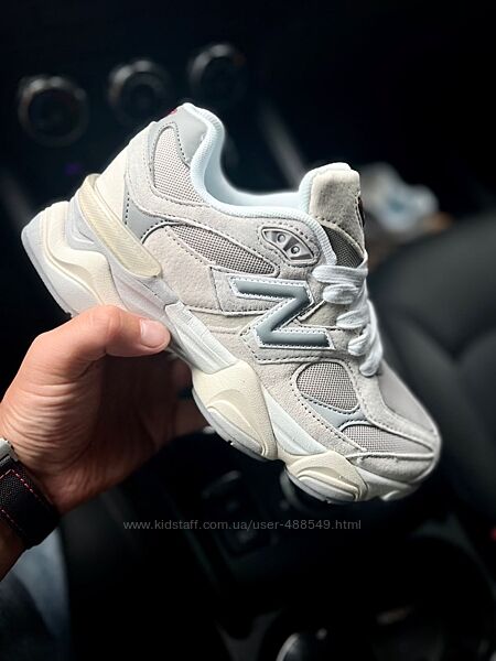 Кросівки жіночі New Balance 9060 бежеві, замша/текстиль