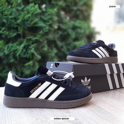 Кросівки жіночі Adidas Spezial чорні з білим