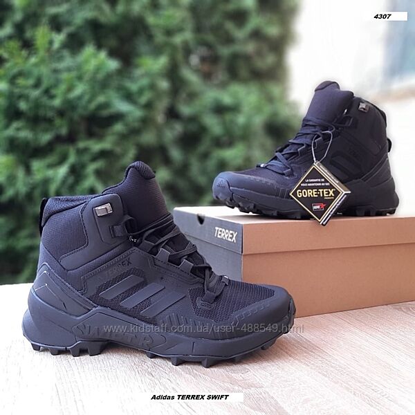 Зимові чоловічі черевики Adidas TERREX SWIFT R3 GTX LOW чорні