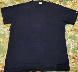 Темносиняя футболка