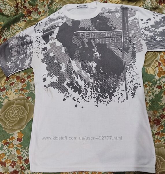 Белая нарядная футболка