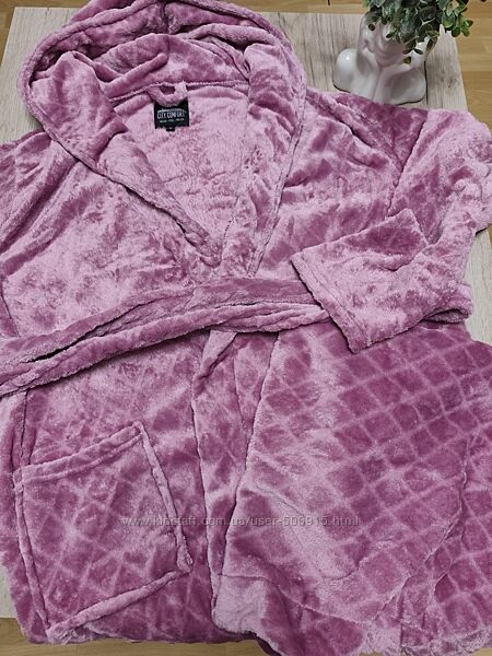 Жіночій халат с капюшоном у розмірі М.