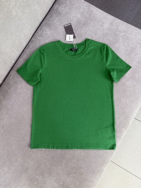 Хлопковые базовые футболки. House.