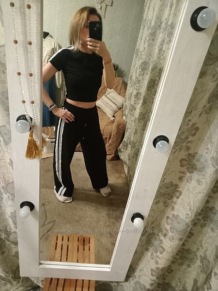 Спортивний жіночий костюм Mischino чорний з білими лампасами