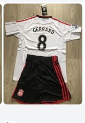 Футбольна форма розпродаж 