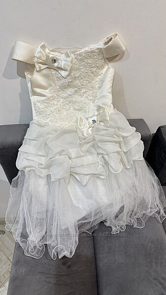 Святкова сукня для дівчинки