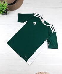 Спортивная футболка от Adidas 9-10 лет, 134-140 см.