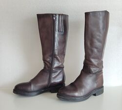 Вінтажні коричневі шкіряні чоботи