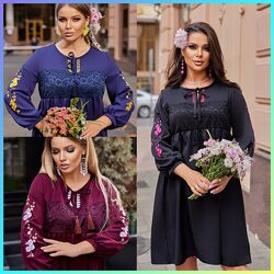 р.48 до 62р. Вільна сукня з вставкою з гіпюру та квітковою аплікацією