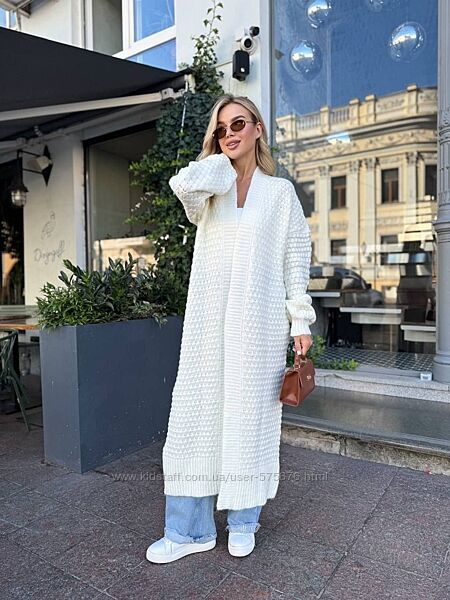 Кардиган вільного прямого крою із мякого та приємного на дотик трикотажу