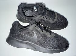 Легкі кросівки nike tanjun, оригінал, р-р 42-42,5, устілка 27 см